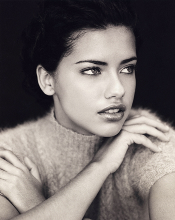 Adriana Lima - ©mansumarni